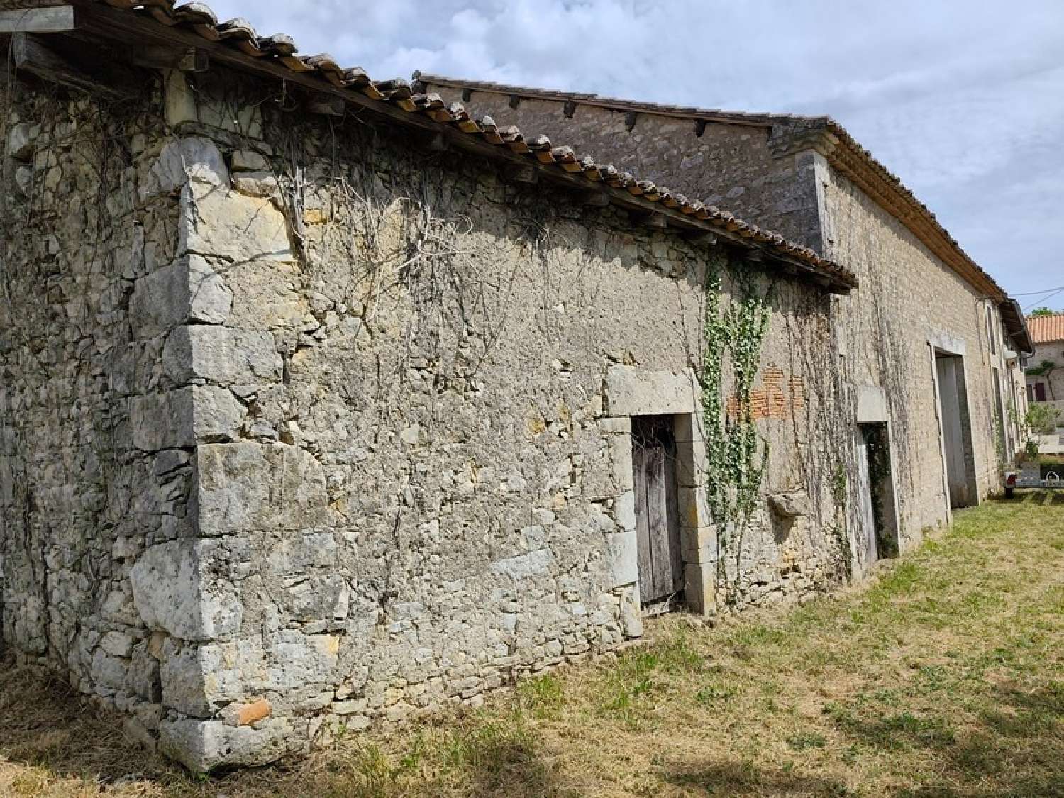 for sale barn Varaignes Dordogne 3