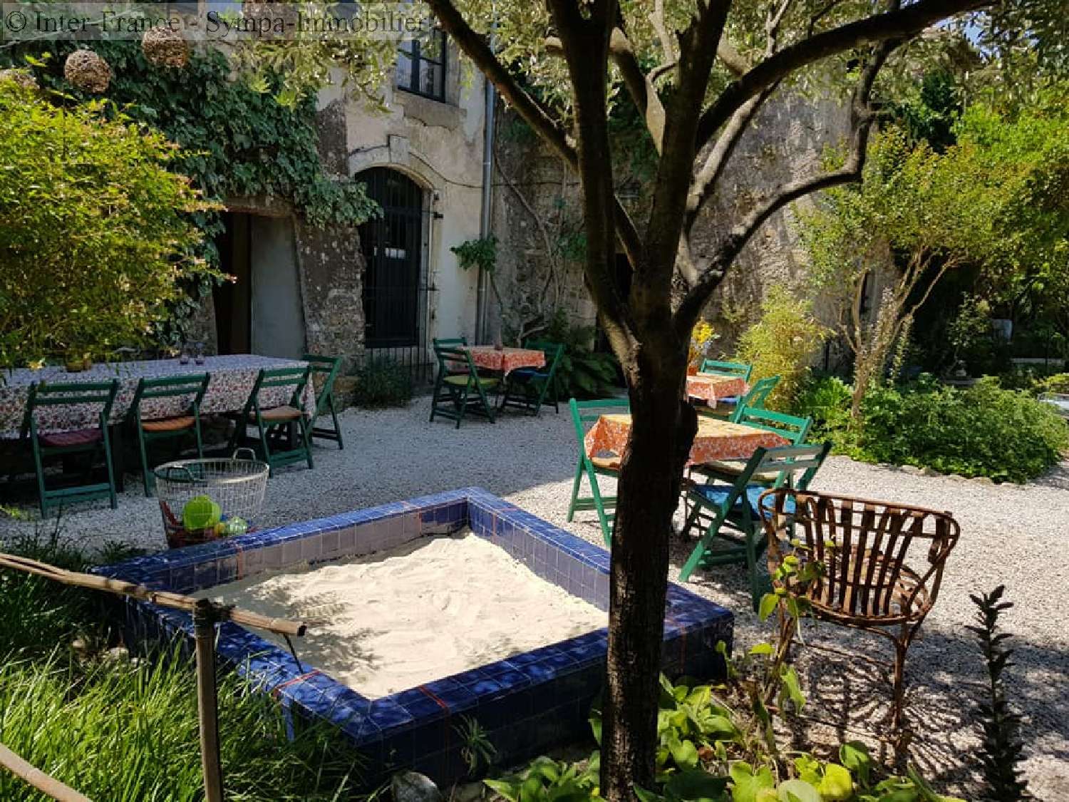 for sale bed and breakfast Moulézan Gard 12