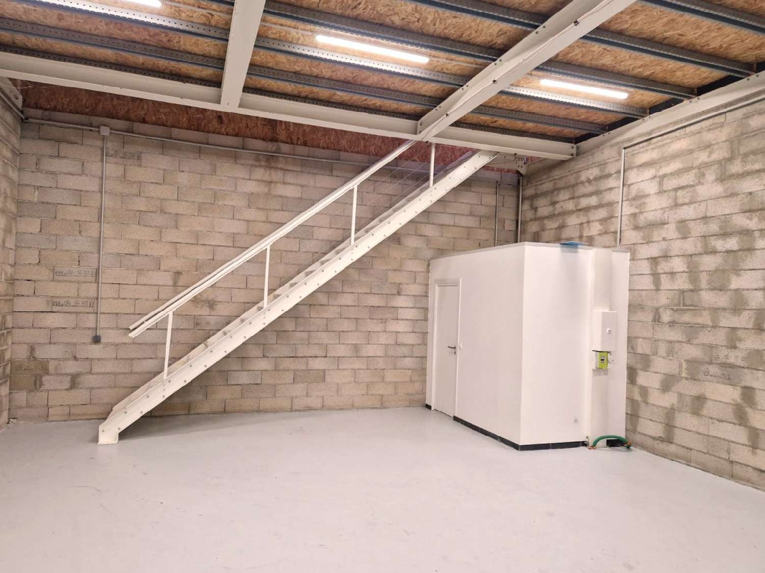  for sale building Coubert Seine-et-Marne 8