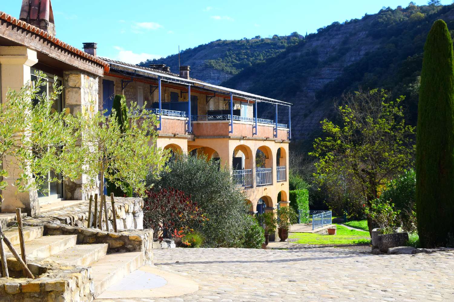  te koop kasteel Vallon-Pont-d'Arc Ardèche 3