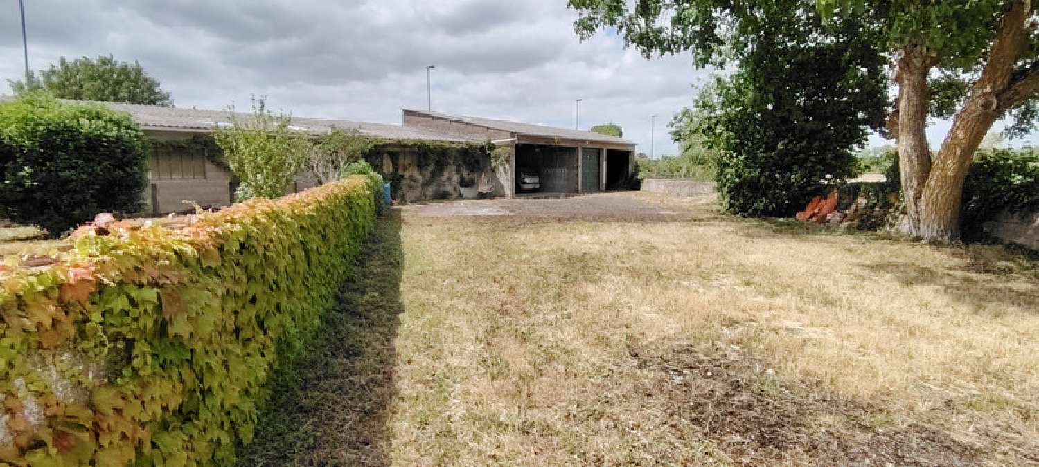 for sale city house Airvault Deux-Sèvres 2