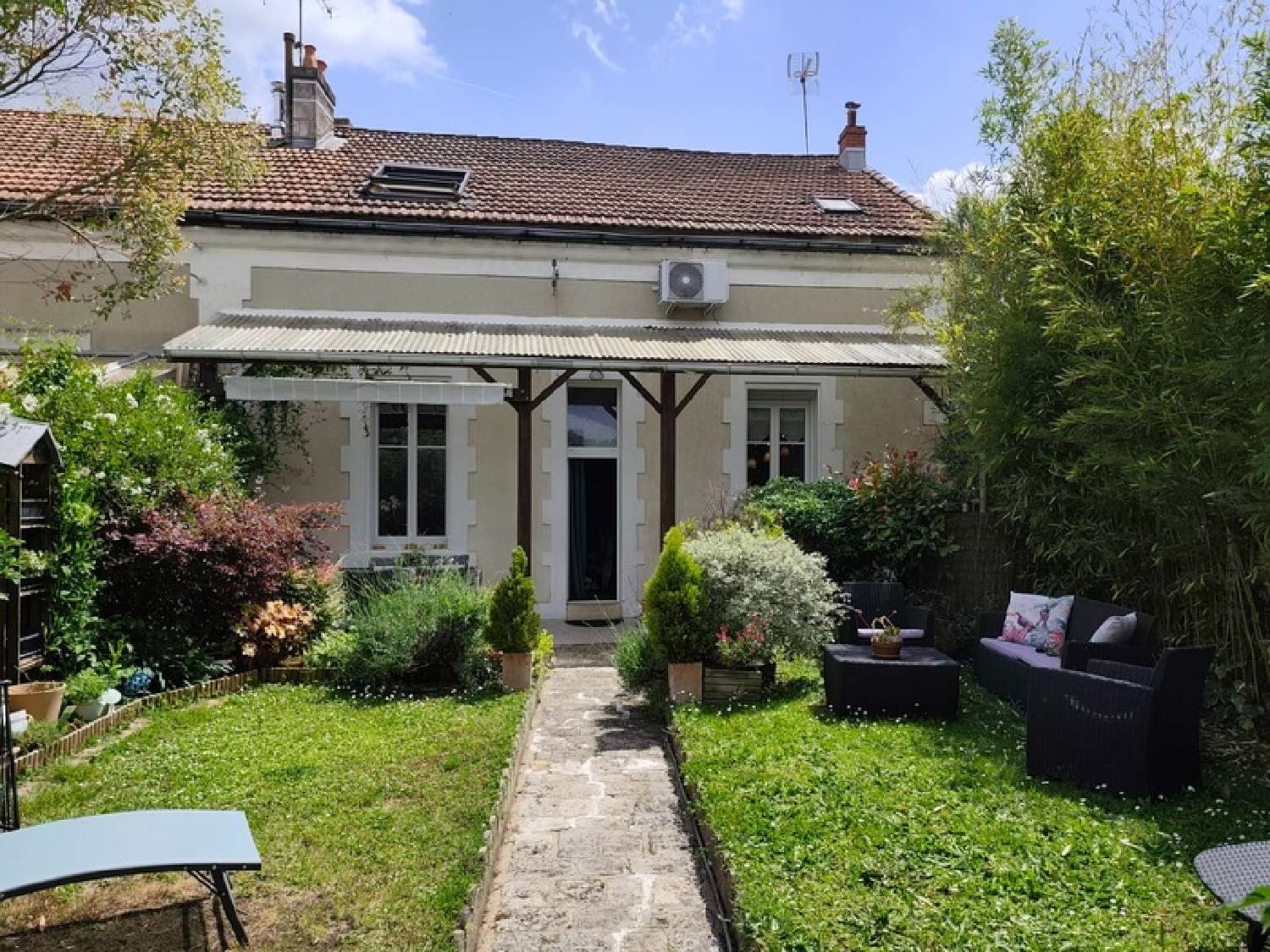 te koop stadshuis Angoulême Charente 1