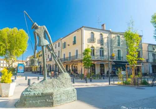 Lunel Hérault stadshuis foto 7365365