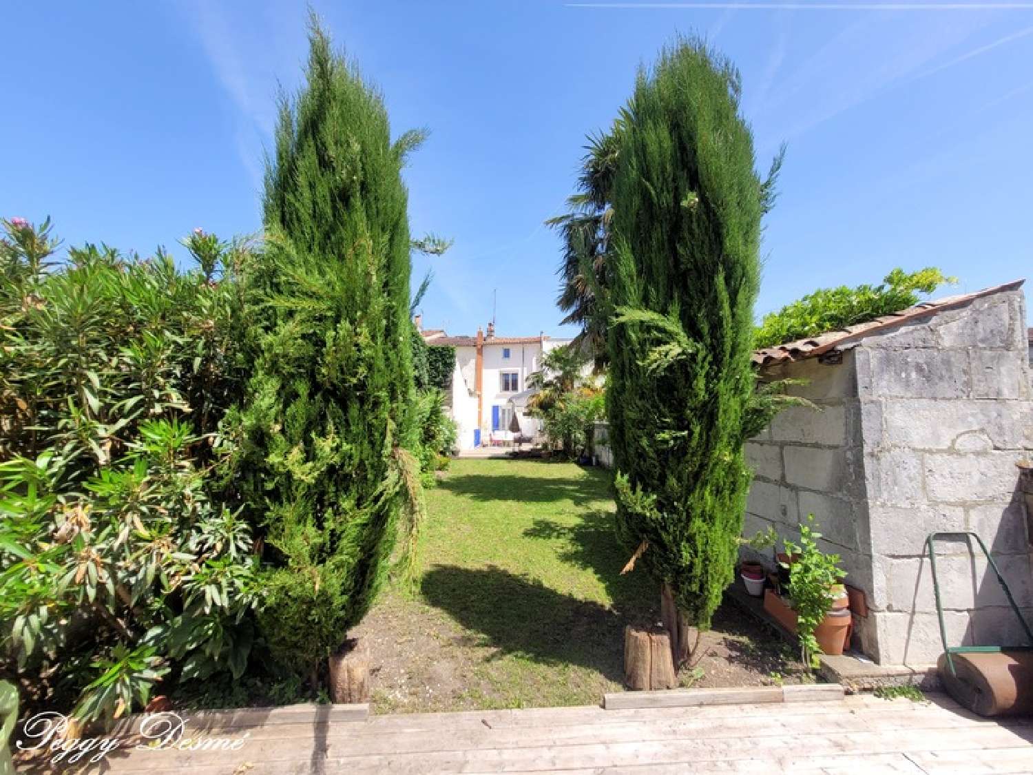 à vendre maison de ville Saintes Charente-Maritime 2