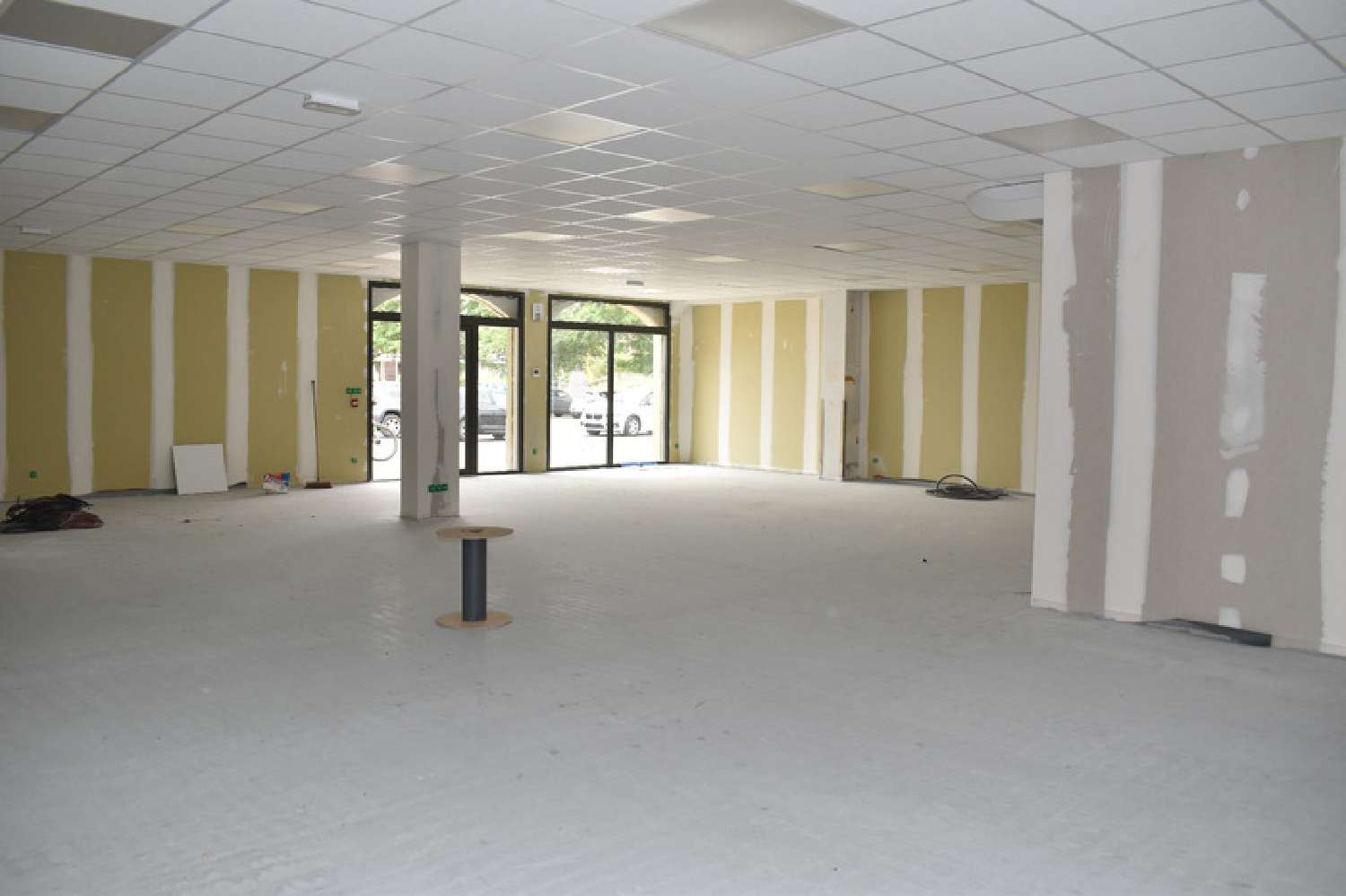  à vendre commerce Airvault Deux-Sèvres 2