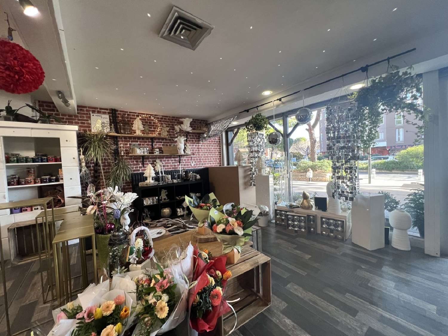  en venta local comercial Plan-de-Cuques Bocas del Ródano 2