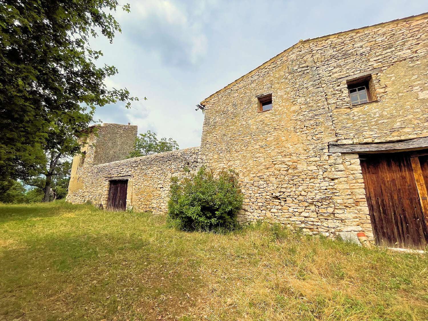 à vendre ferme Viens Vaucluse 2