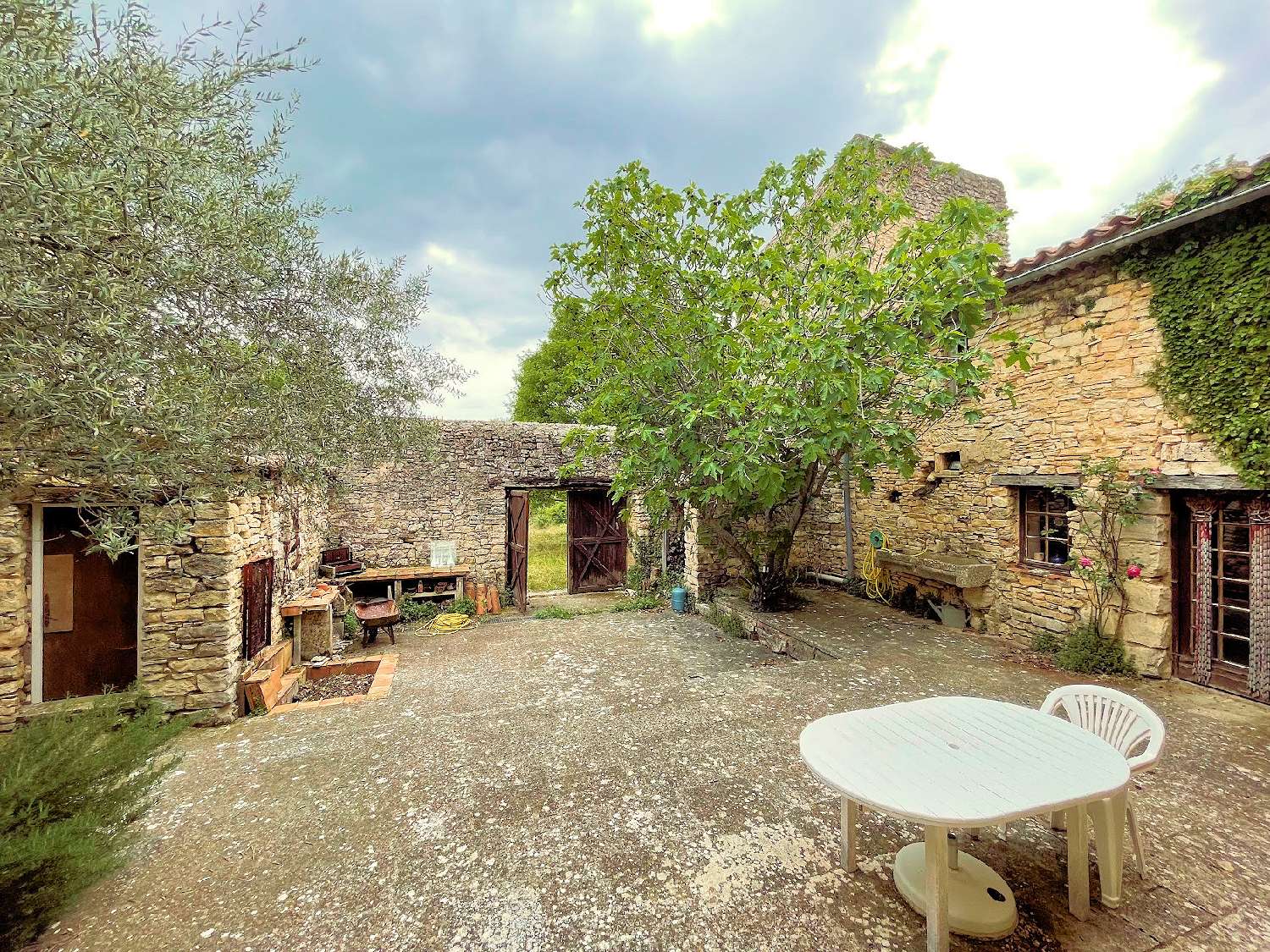à vendre ferme Viens Vaucluse 3
