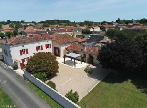 Aigre Charente huis foto 7348639
