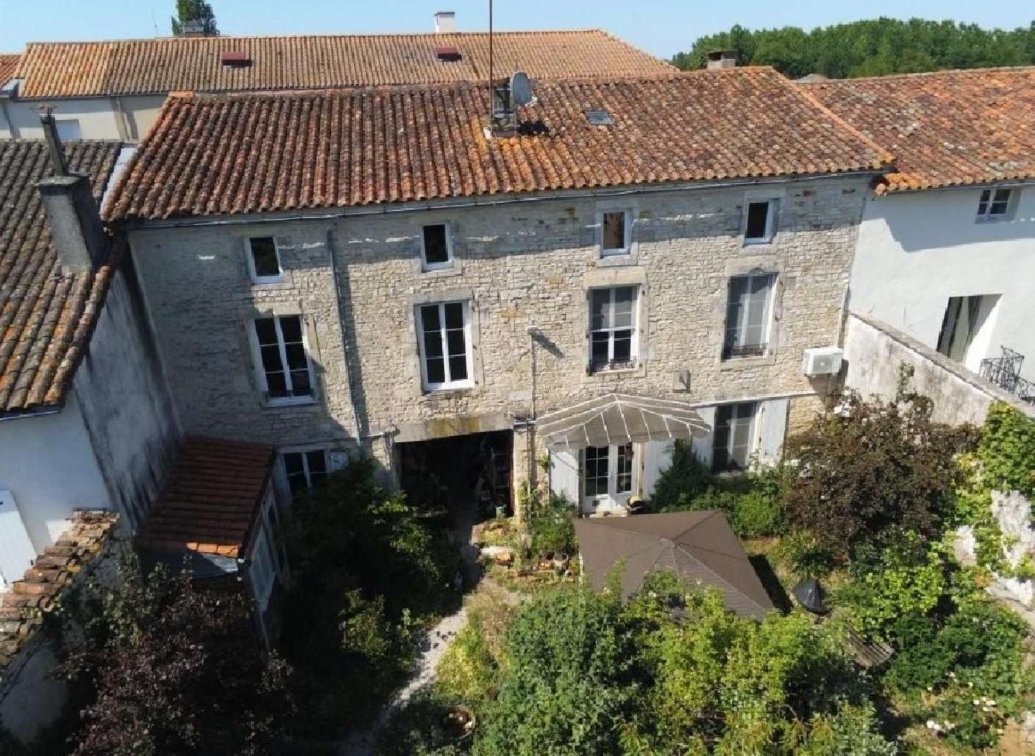  à vendre maison Aigre Charente 1