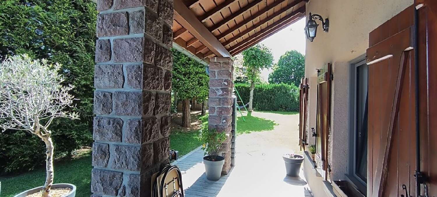  à vendre maison Besse-et-Saint-Anastaise Puy-de-Dôme 4