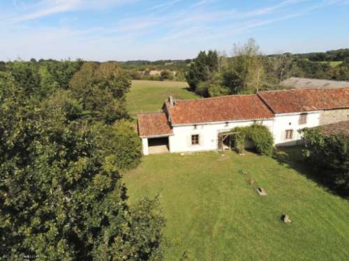 Champagne-Mouton Charente casa foto