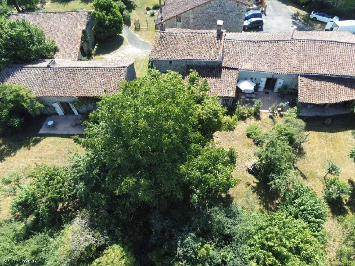 te koop huis Champagne-Mouton Charente 2