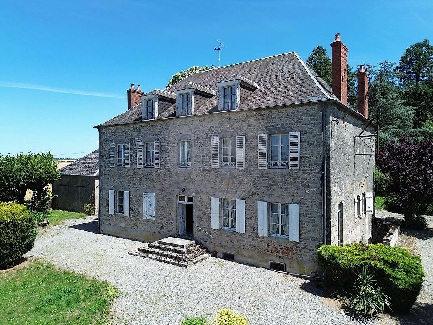  à vendre maison Châtillon-en-Bazois Nièvre 2