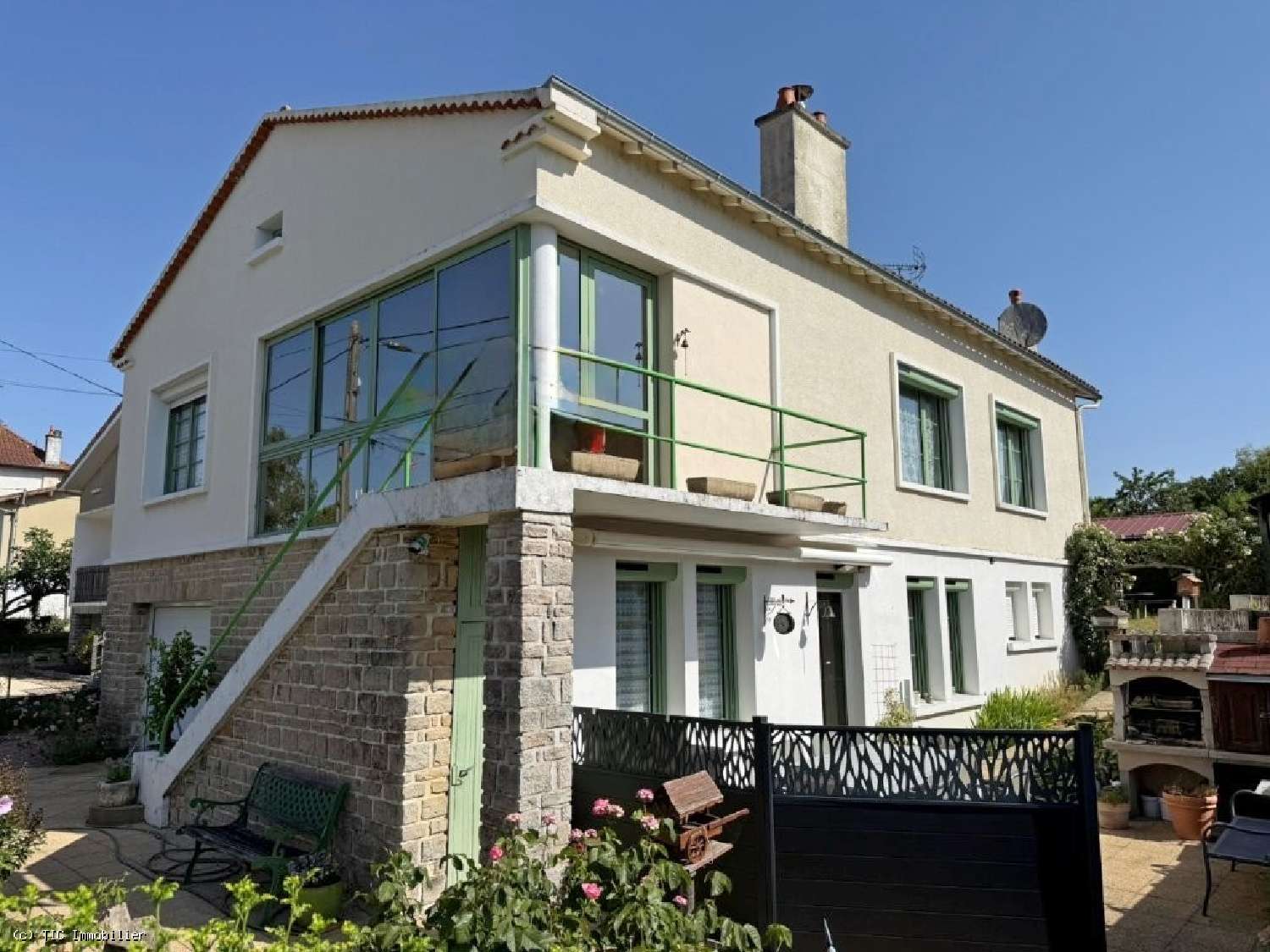 à vendre maison Civray Vienne 1