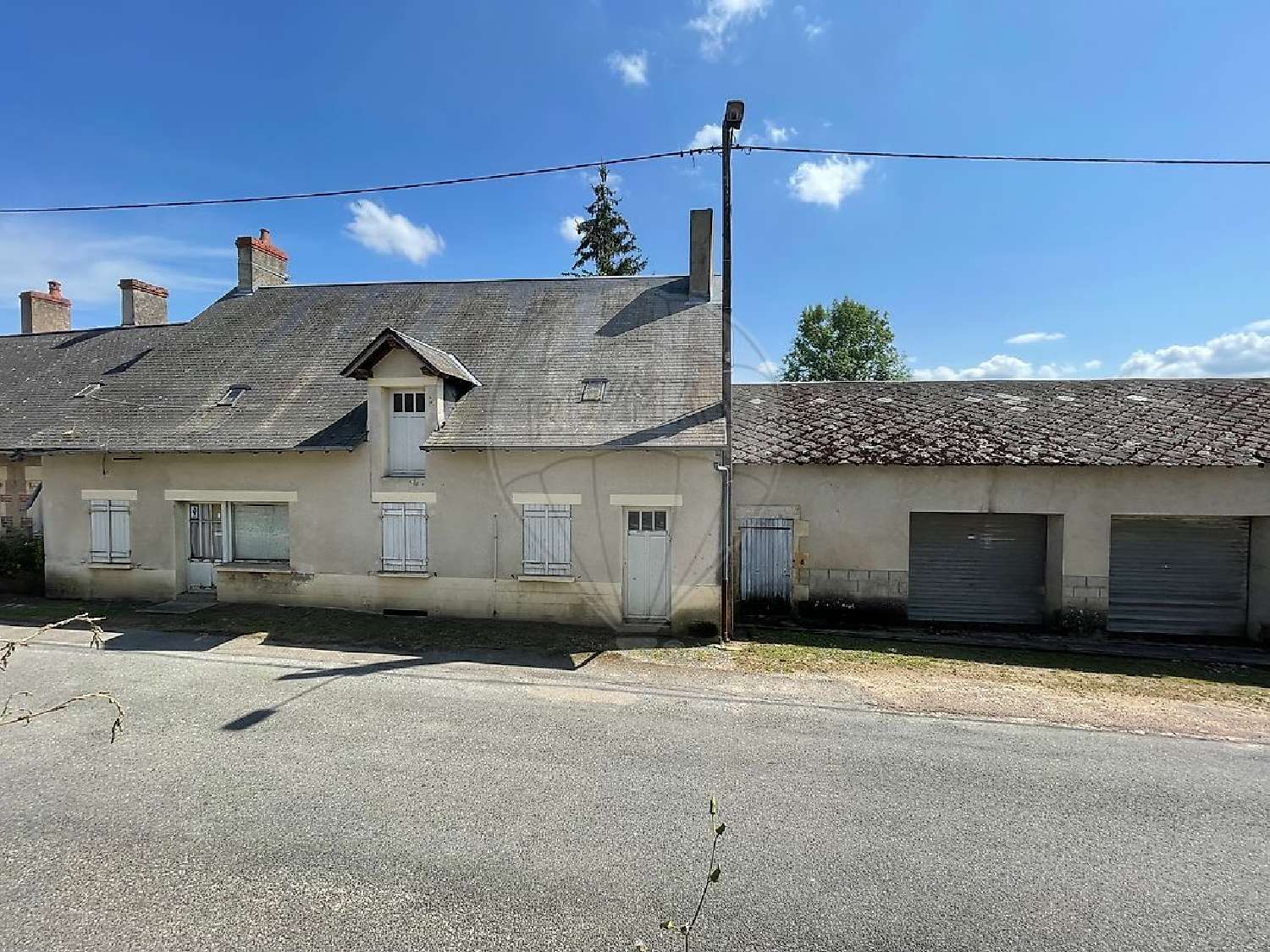 à vendre maison Fleury-sur-Loire Nièvre 1