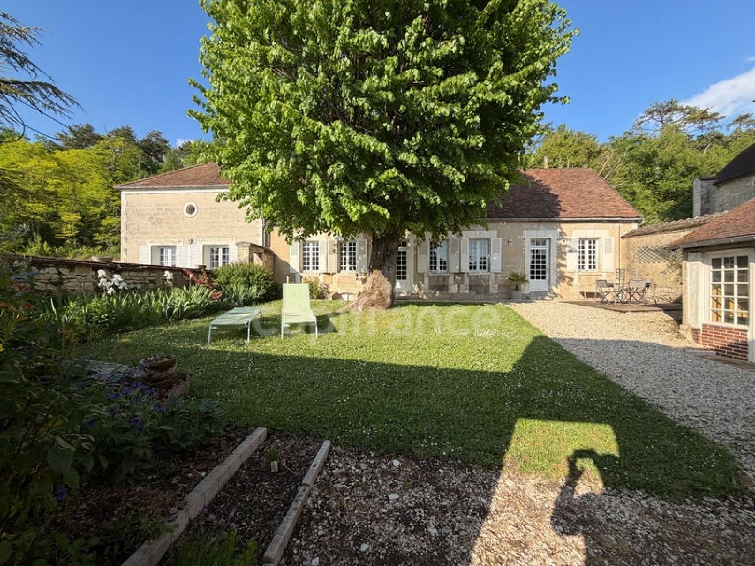  for sale house Gy-l'Évêque Yonne 1
