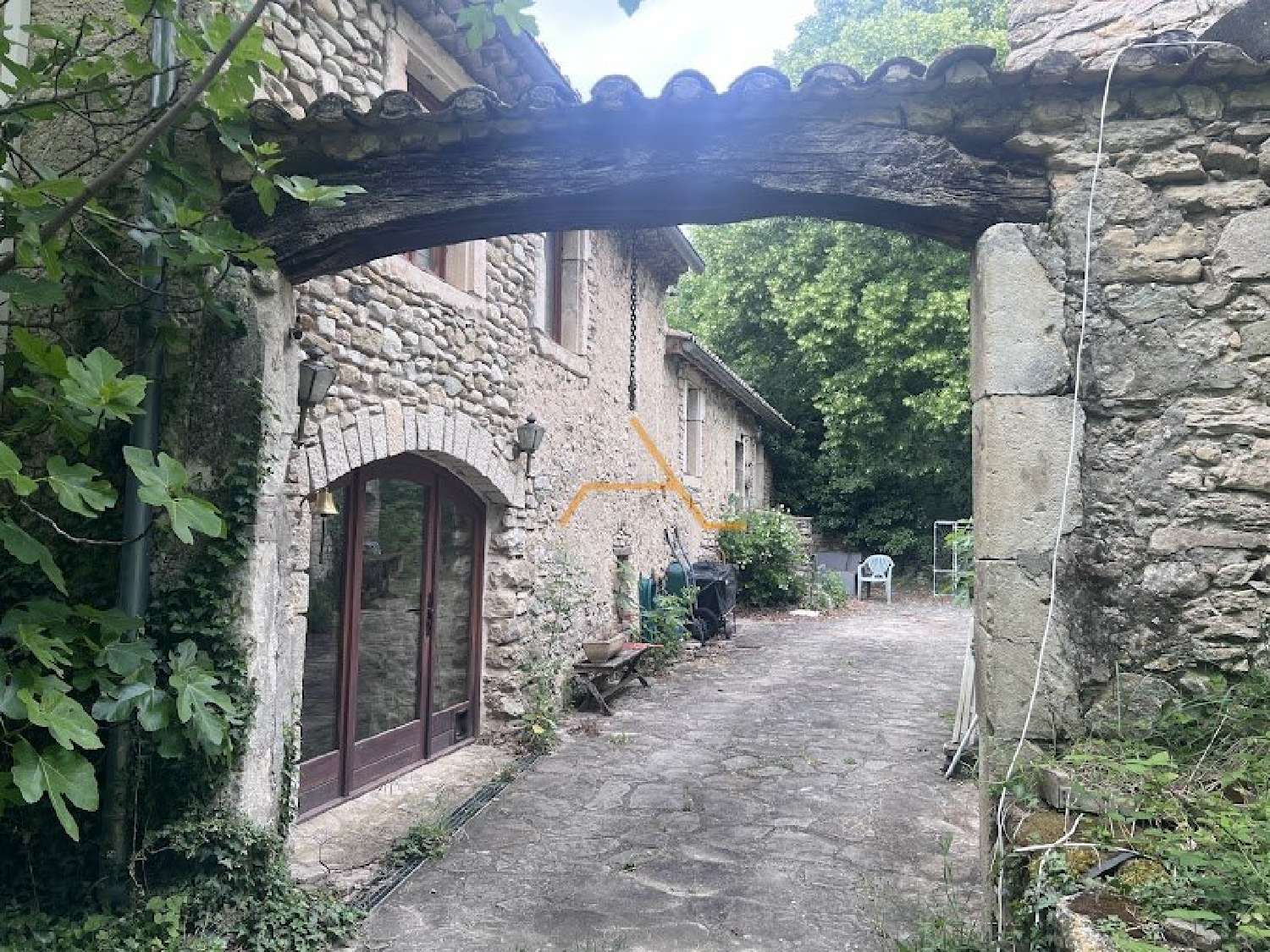  te koop huis La Bégude-de-Mazenc Drôme 1