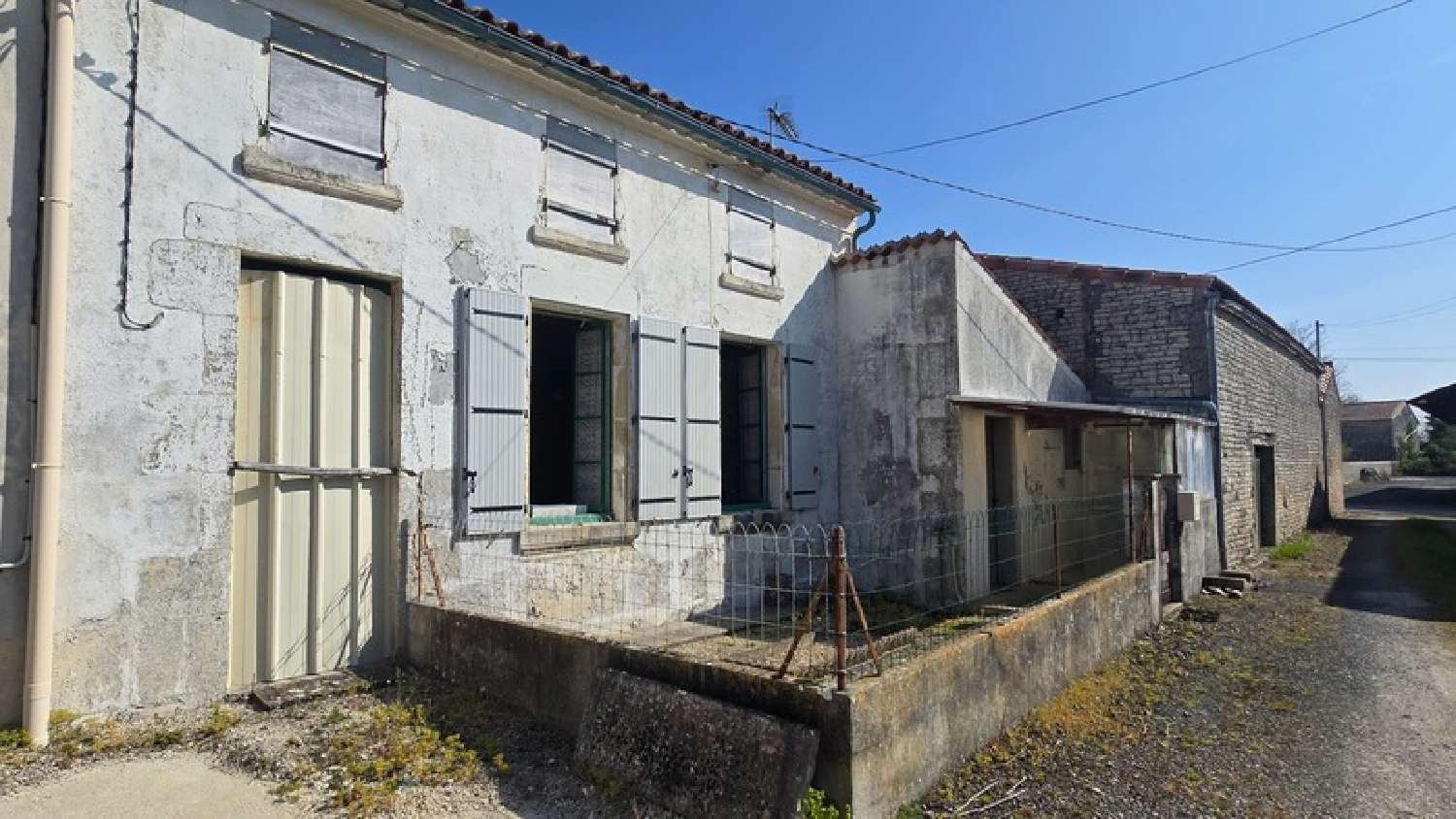 for sale house La Brousse Charente-Maritime 1