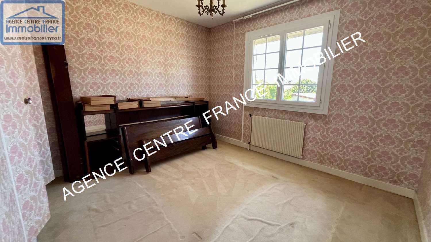  te koop huis La Chapelle-Saint-Ursin Cher 8