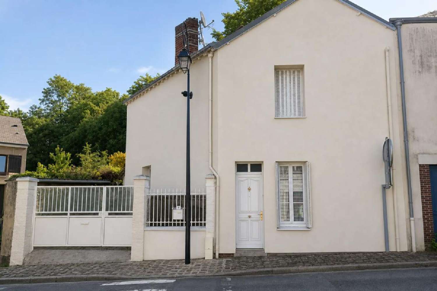  for sale house Le Gué-de-Longroi Eure-et-Loir 1