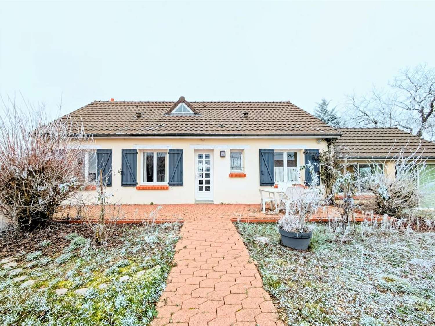  for sale house Les Bordes Loiret 1