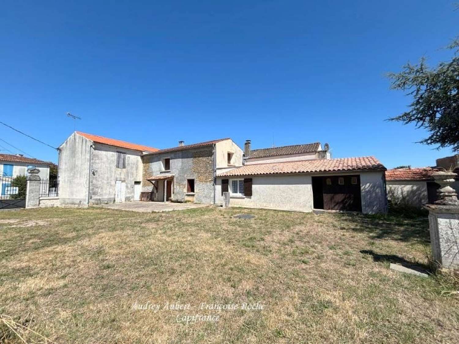 à vendre maison Lussant Charente-Maritime 1