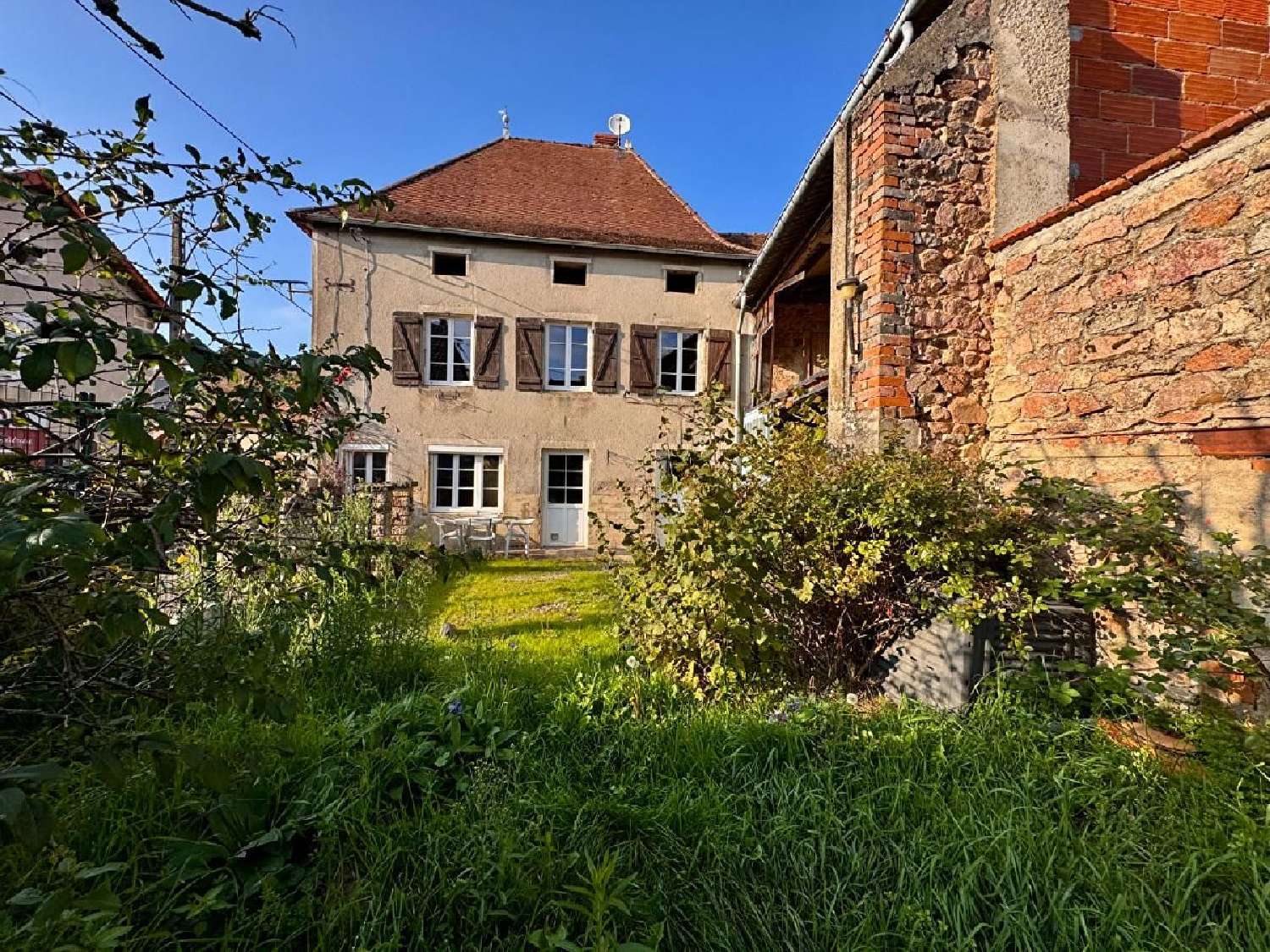  for sale house Montmelard Saône-et-Loire 1