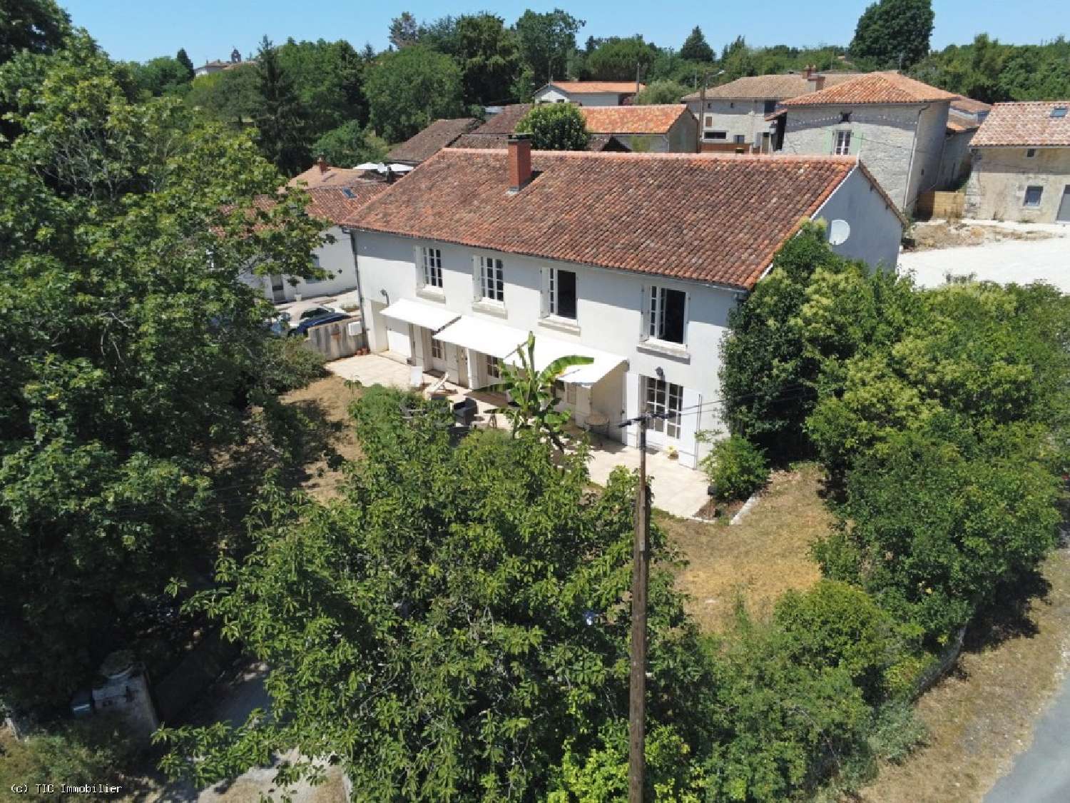 te koop huis Nanteuil-en-Vallée Charente 2