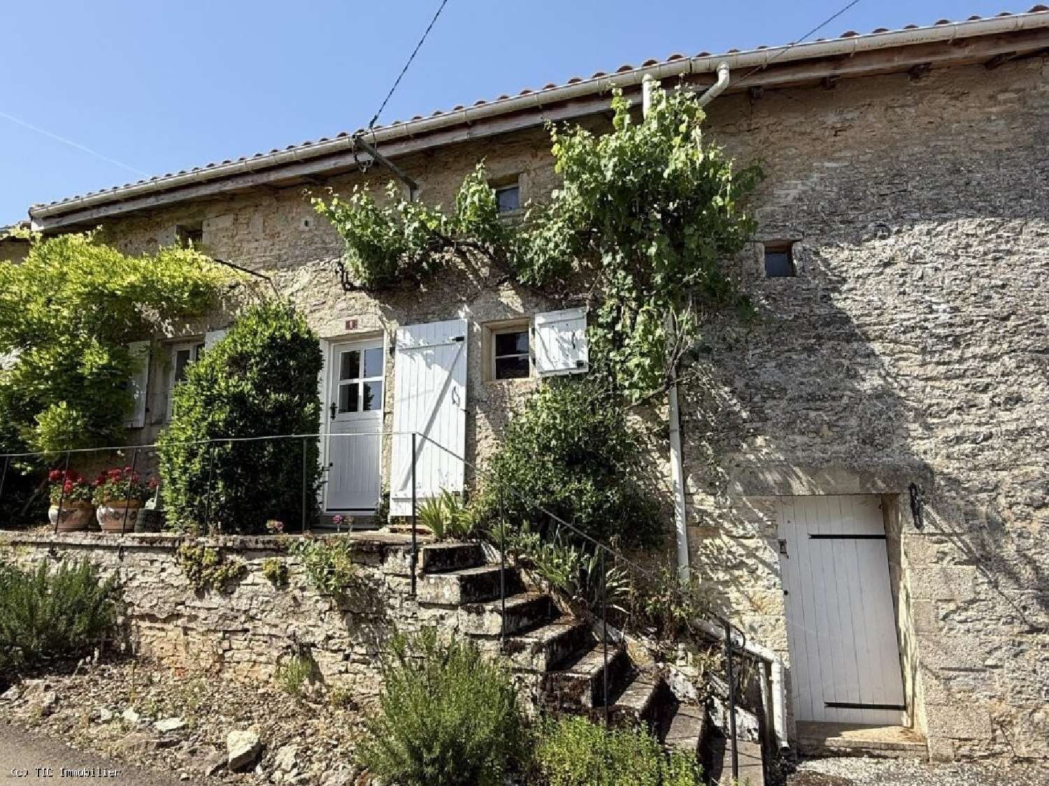 te koop huis Nanteuil-en-Vallée Charente 1