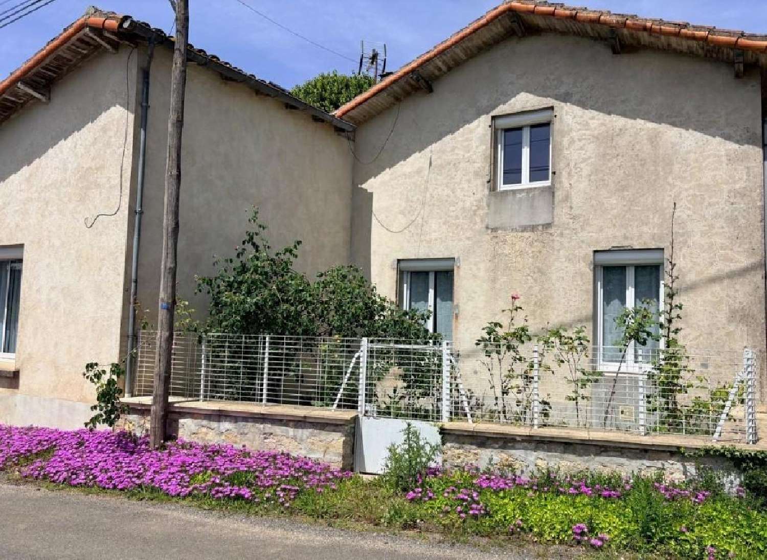  te koop huis Nanteuil-en-Vallée Charente 2