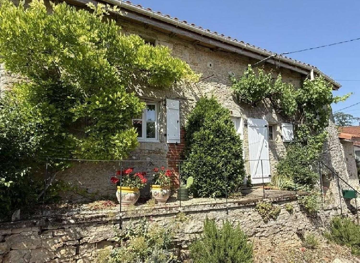  te koop huis Nanteuil-en-Vallée Charente 2