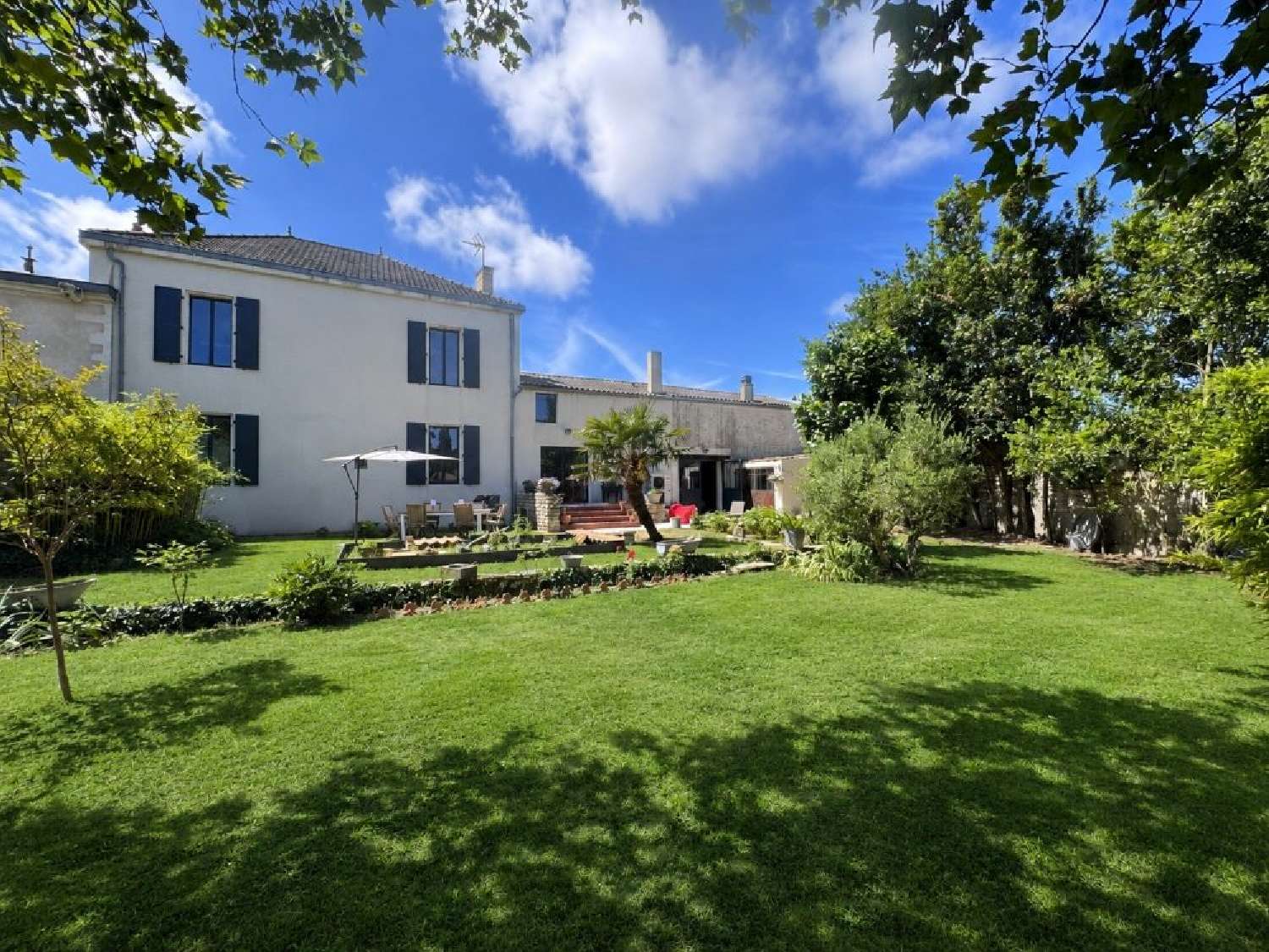  for sale house Nieul-sur-Mer Charente-Maritime 1