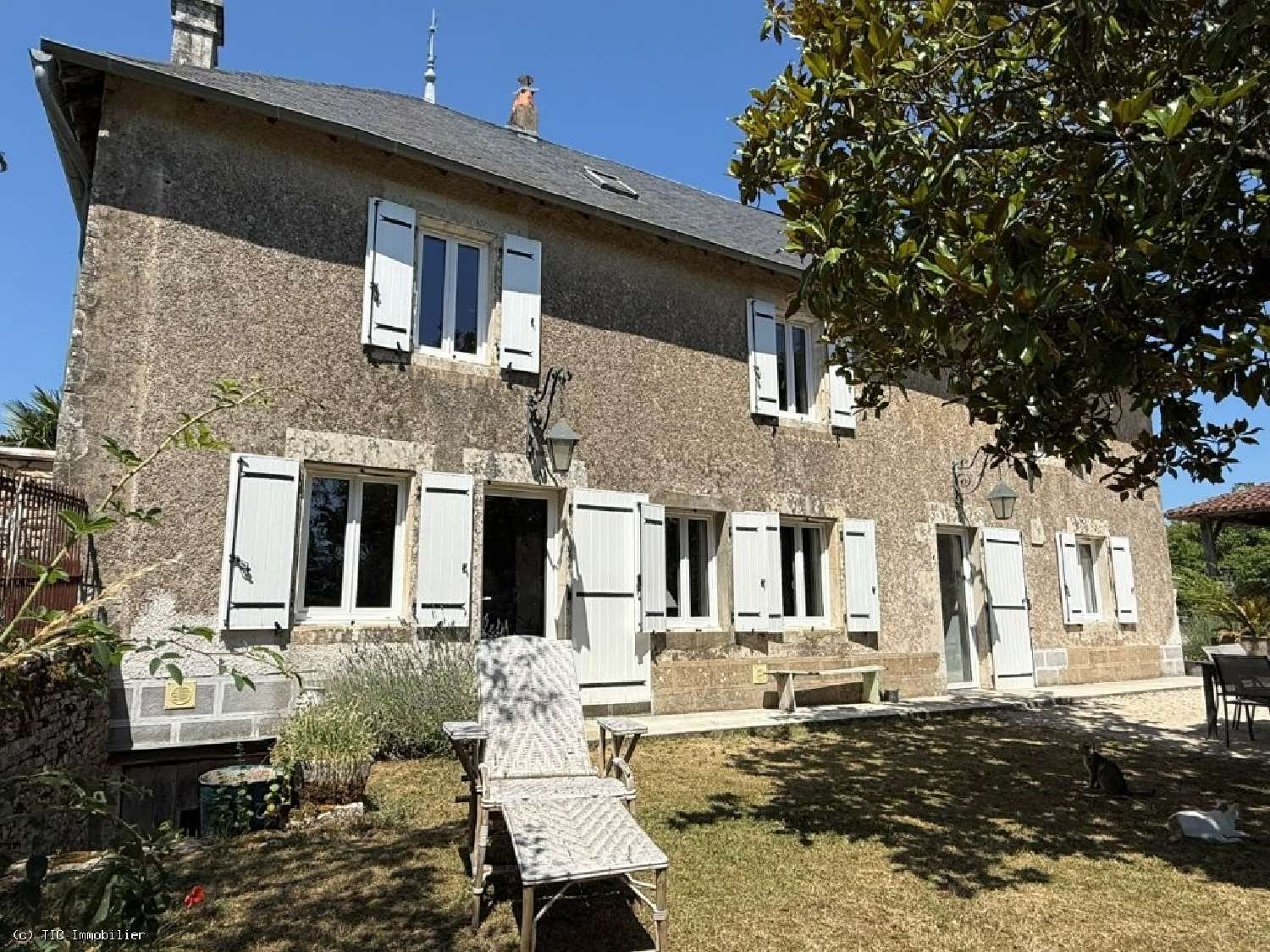 te koop huis Ruffec Charente 2
