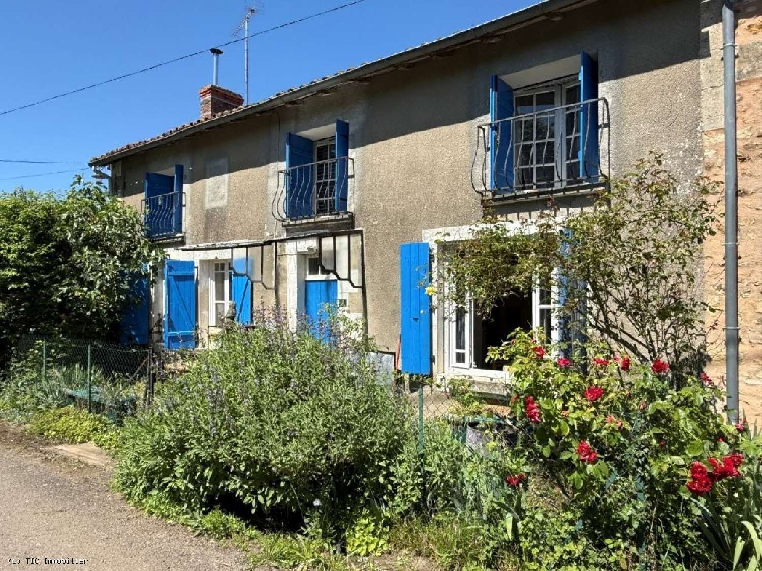 te koop huis Ruffec Charente 2