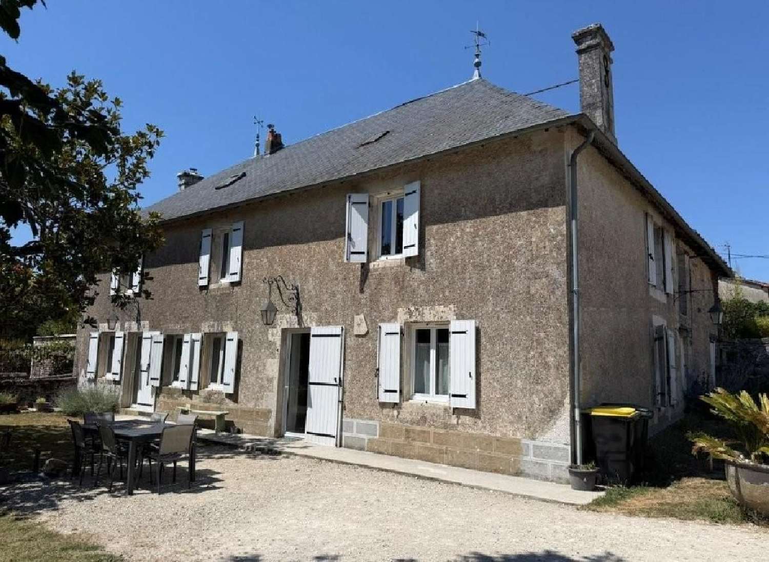  te koop huis Ruffec Charente 1