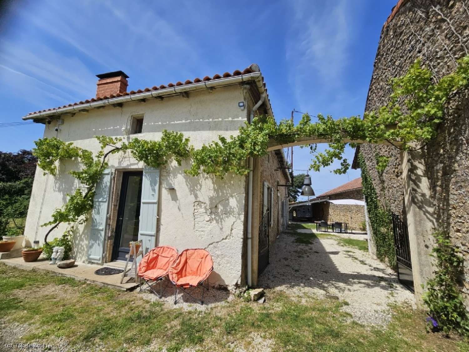 te koop huis Saint-Claud Charente 2