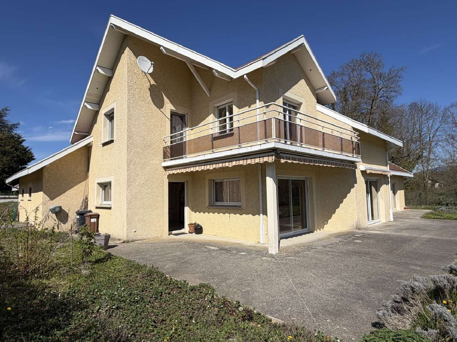  te koop huis Saint-Geoire-en-Valdaine Isère 2