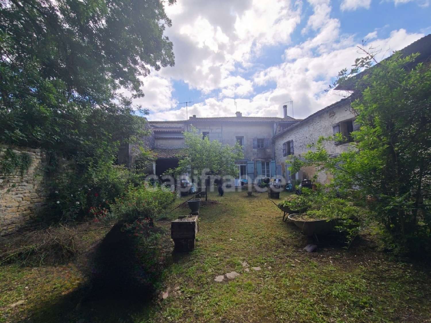  à vendre maison Saint-Hilaire-de-Villefranche Charente-Maritime 1