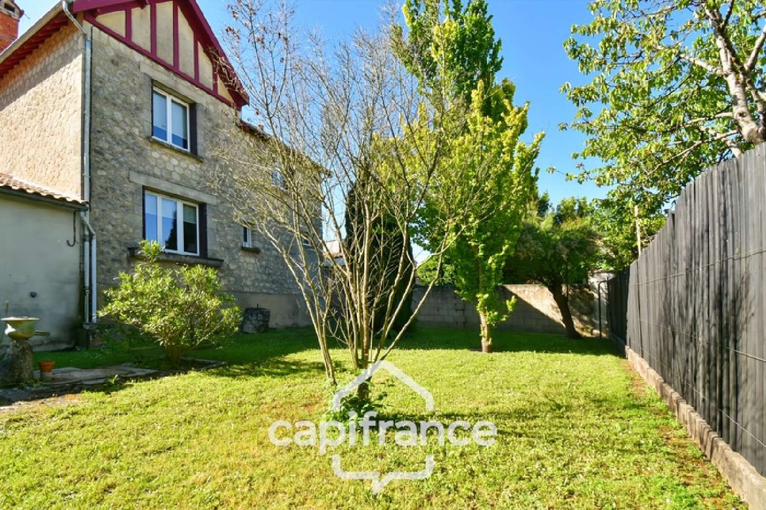 for sale house Saint-Jean-d'Angély Charente-Maritime 2
