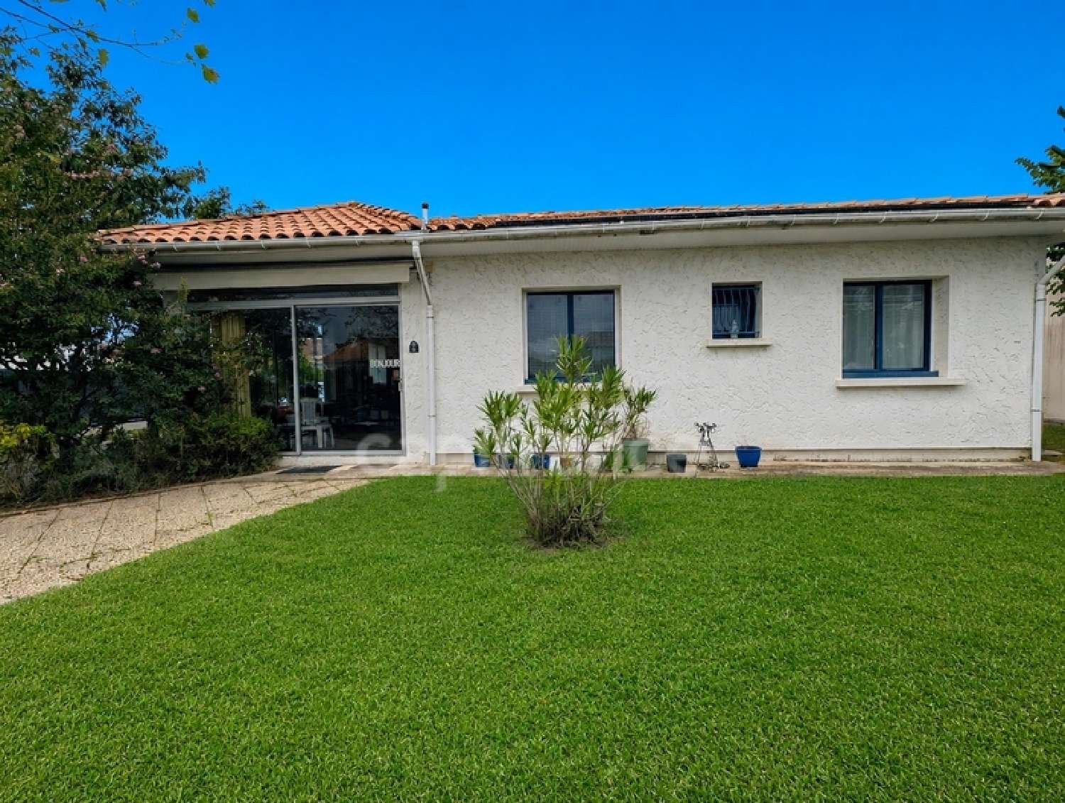 for sale house Saint-Louis-de-Montferrand Gironde 2