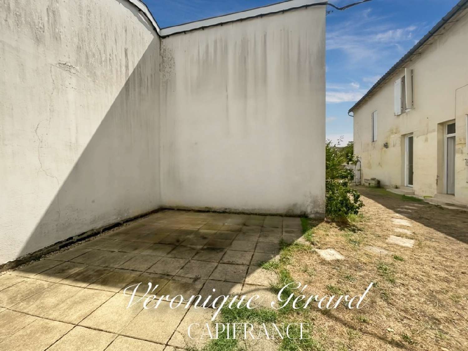 for sale house Saint-Médard-de-Guizières Gironde 7