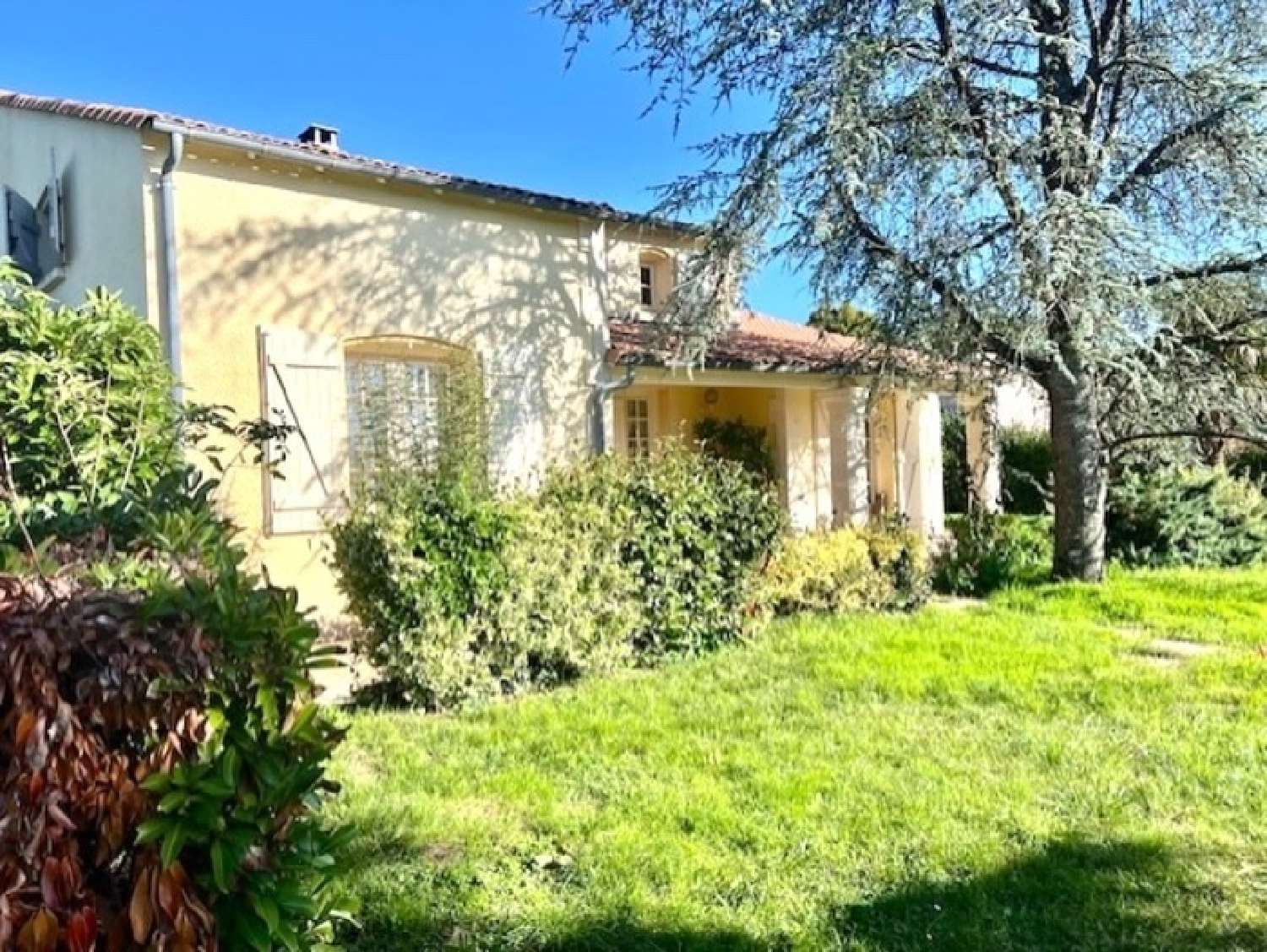 à vendre maison Saintes Charente-Maritime 2