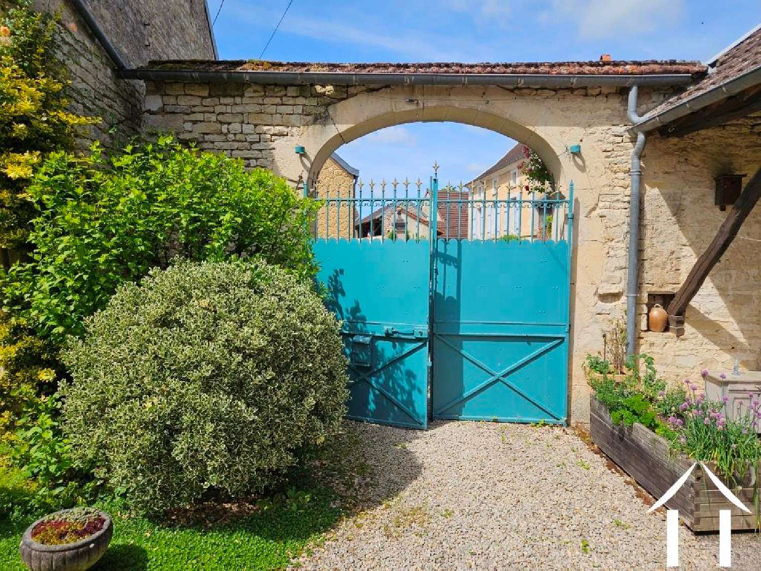  te koop huis Stigny Yonne 2