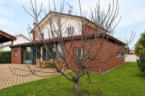 Tarbes Hautes-Pyrénées house foto 7355774