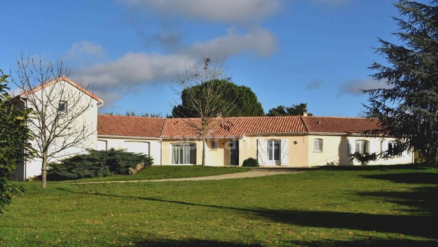 te koop huis Thuré Vienne 2