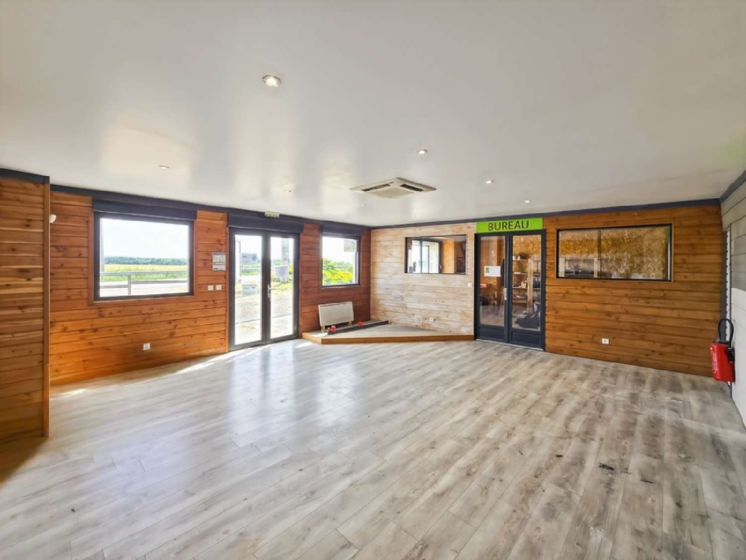 à vendre bureau Alluy Nièvre 2