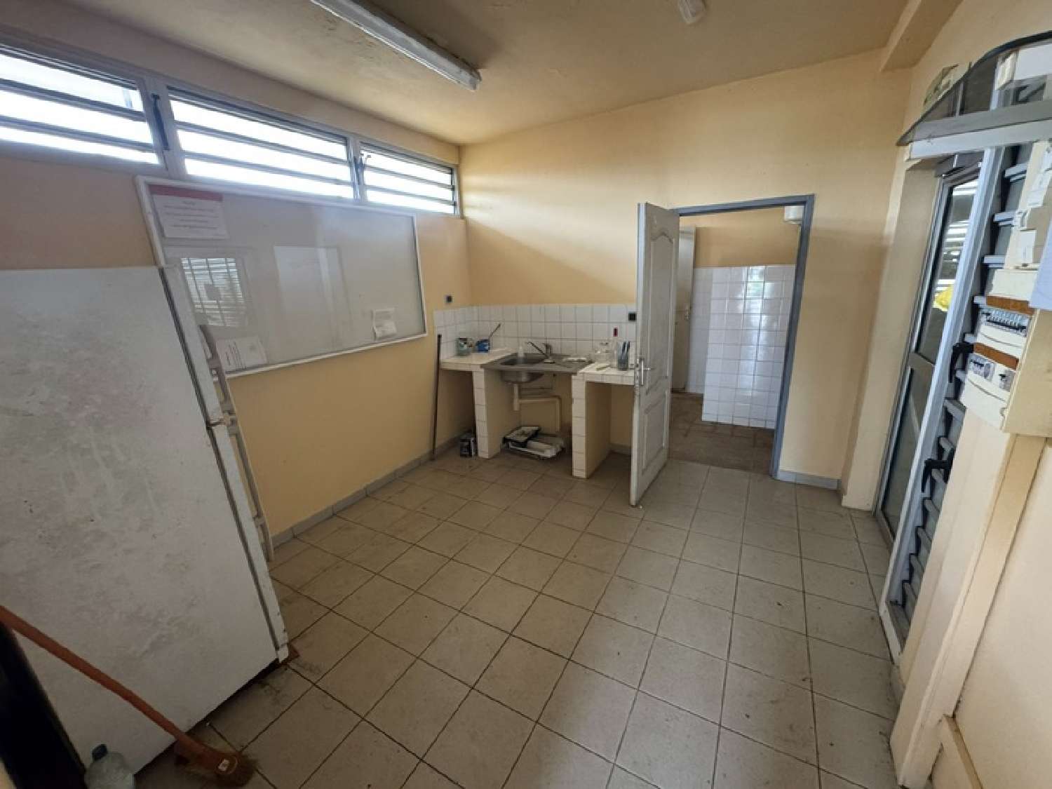 à vendre bureau Macouria Guyane 6