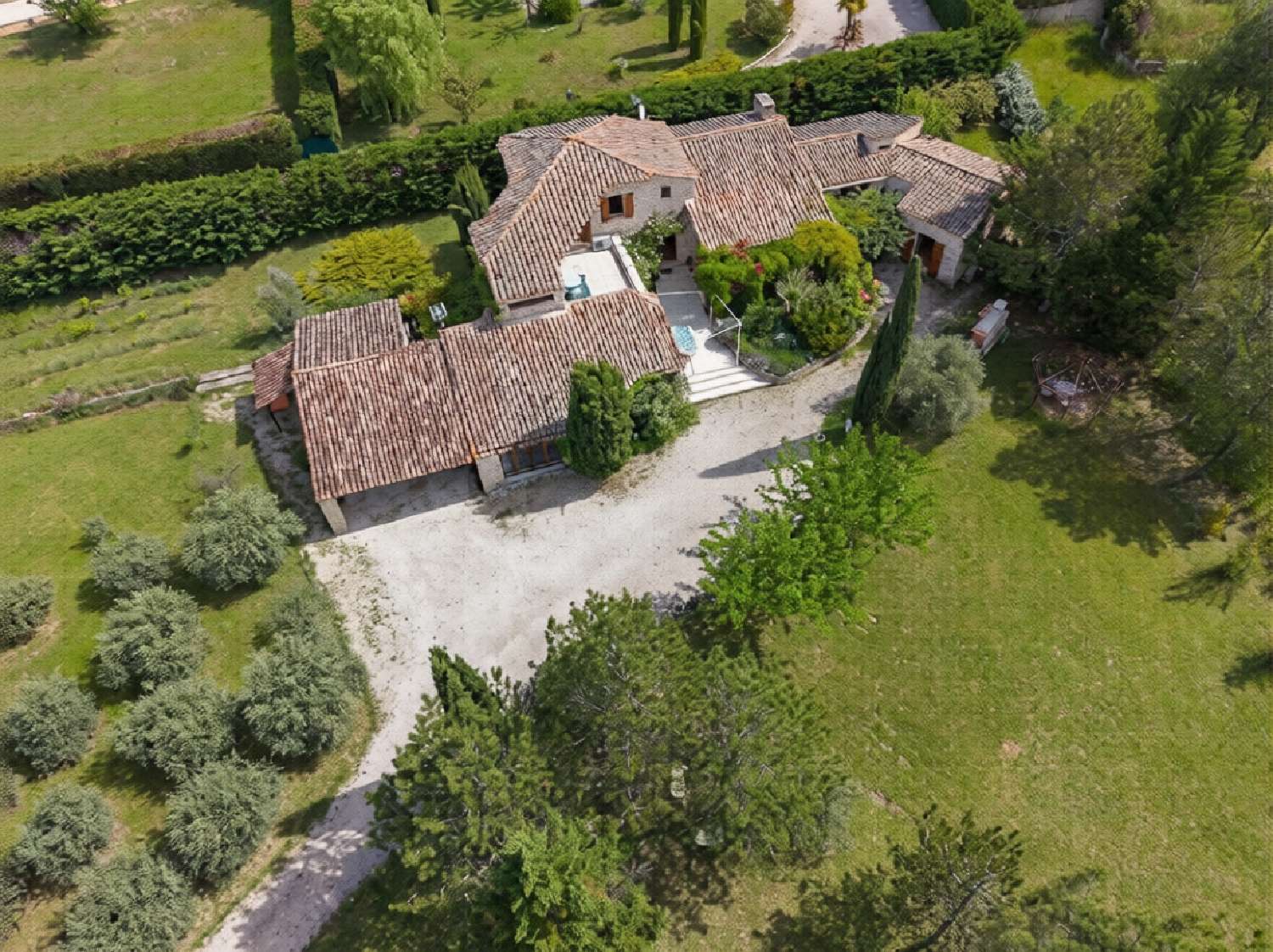 for sale villa Gordes Vaucluse 2