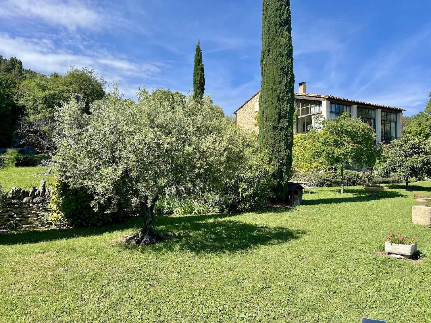 for sale villa Gordes Vaucluse 3